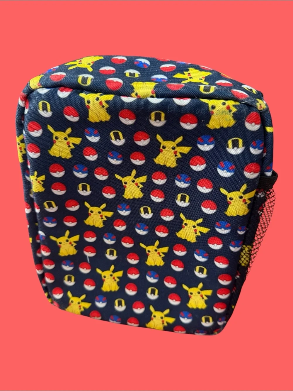 Pokémon Pikachu and Pokéball Insulated Lunch Bag / Utility Case.